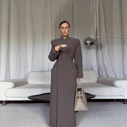 Manteau long en laine - à épaulettes cintré